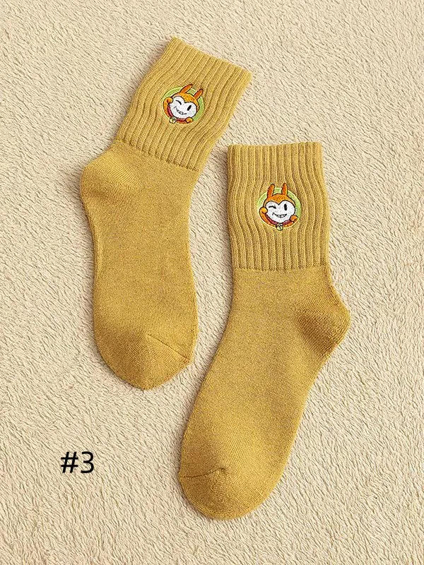 Cute Kitty Embroidered Calf Socks